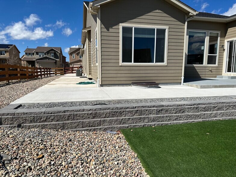 Building Photo - 17451 Leisure Lake Dr