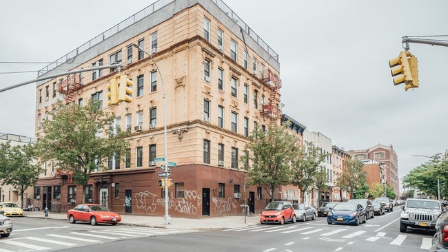 Floorplan - 210 Humboldt St