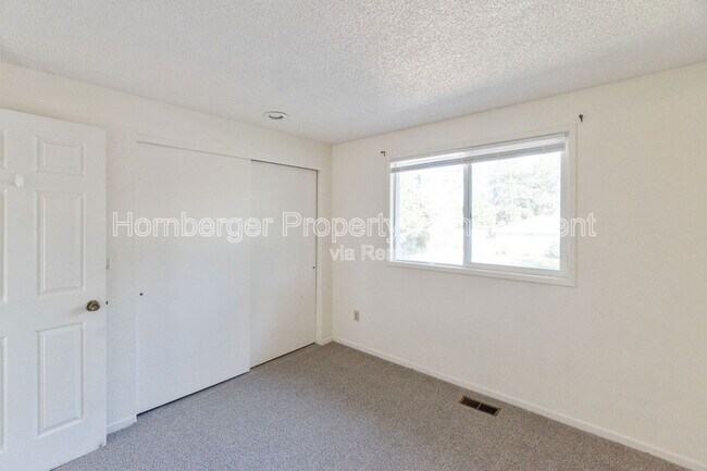Building Photo - 10309 N Hooper Rd