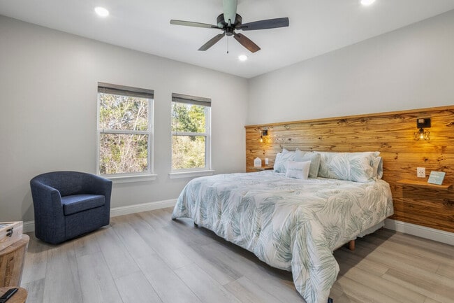 Building Photo - 135 Brady Dr