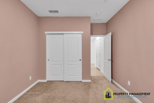 Building Photo - Modern and Spacious 4-Bedroom Home for Rent!