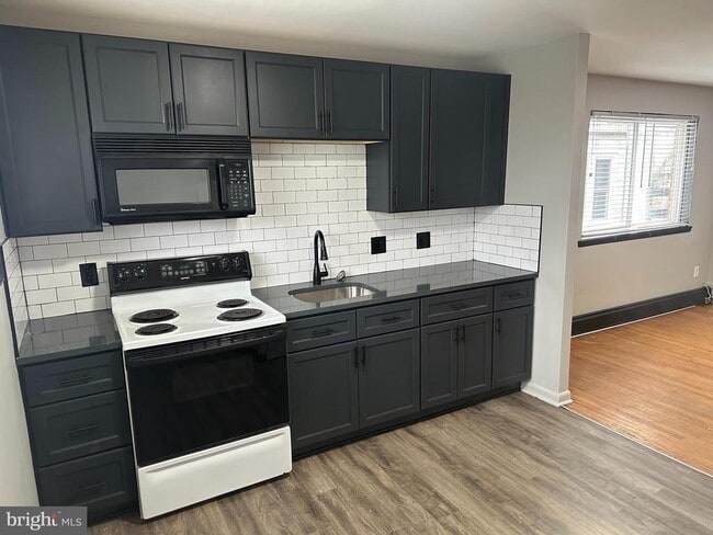 Building Photo - 517 Morgan Ave