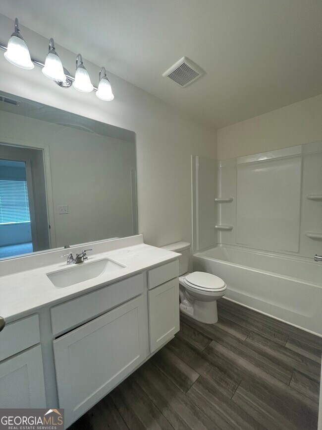 Building Photo - 35299 Condor Ct