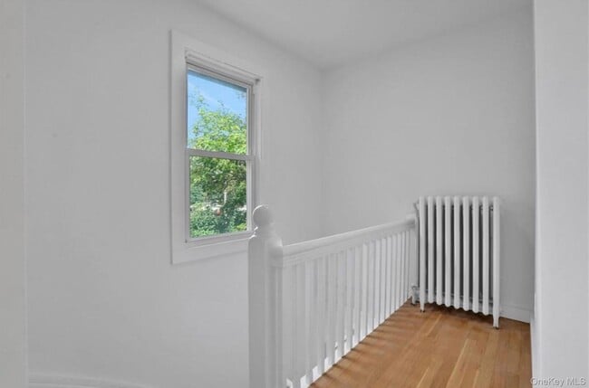 Building Photo - 27 Tioronda Ave
