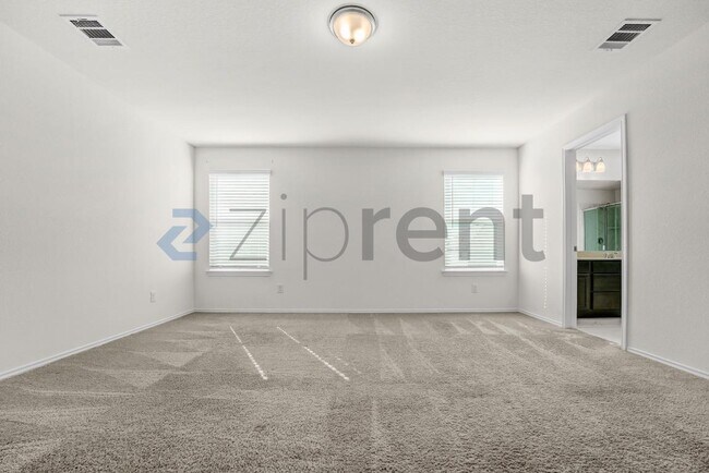 Building Photo - Unit