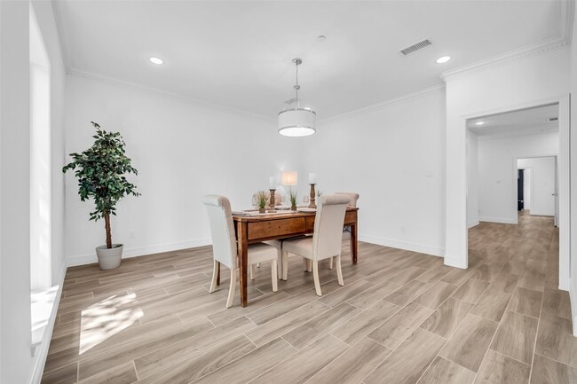 Building Photo - 11314 Williamsburg Dr