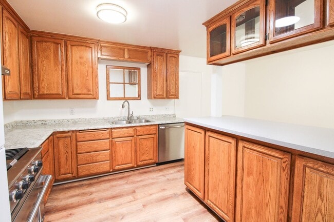 Building Photo - 1710 Huasna Dr