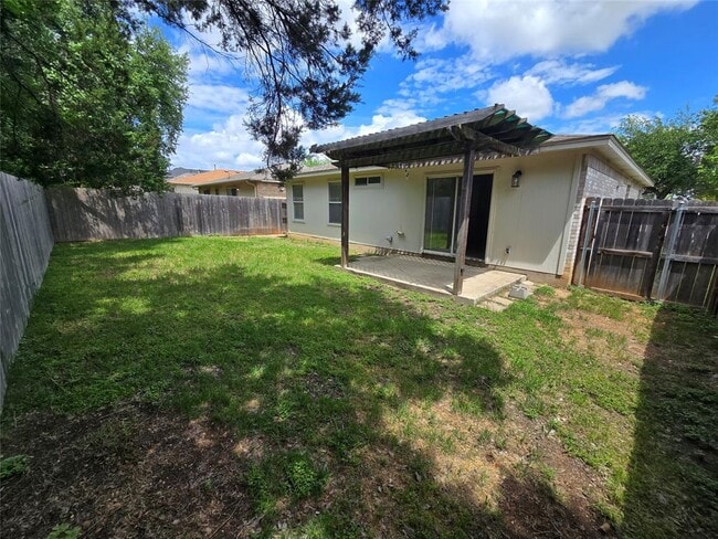 Building Photo - 2011 Garrison Dr