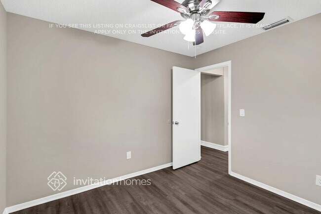 Building Photo - 11911 Hickorynut Dr