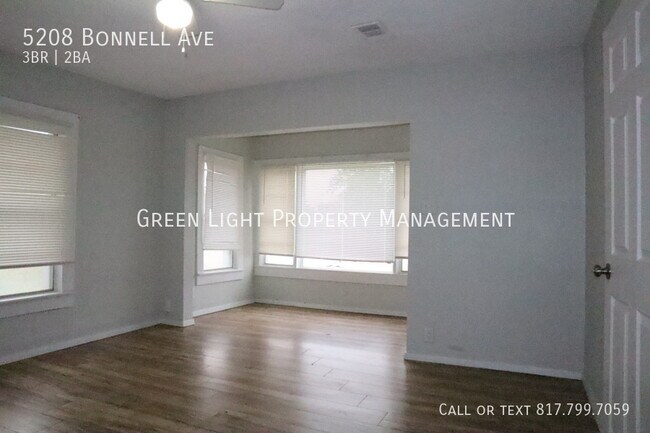 Building Photo - 5208 Bonnell Ave