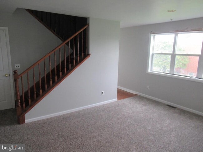 Building Photo - 436 Coates St