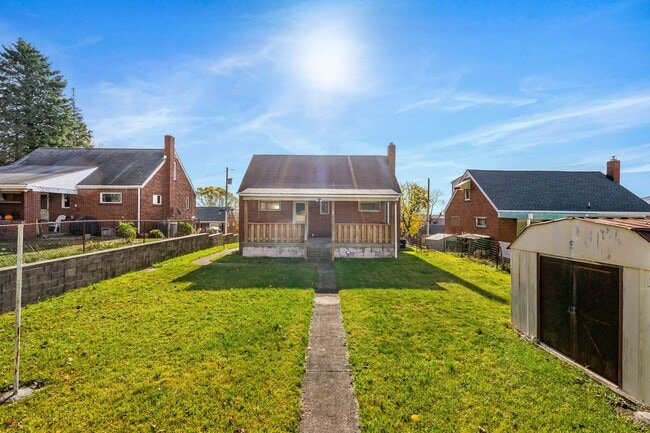 Building Photo - Newly updated 3Bed/1.5bath in West Mifflin