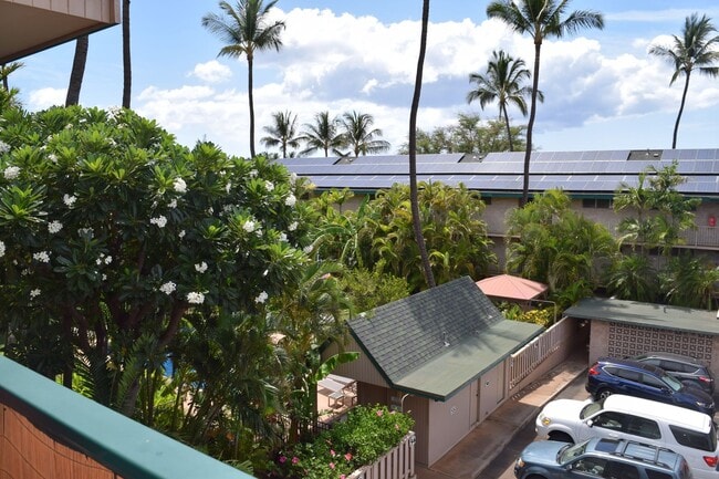 Building Photo - Kalama Terrace Upstairs Furnished Unit Available March 1st, 2026