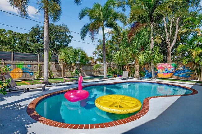 Building Photo - 3044 Golden Rain Dr