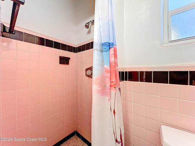 Building Photo - 106 Sunrise Ave