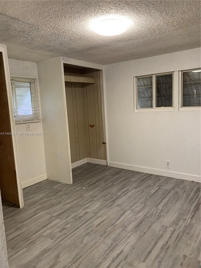 Building Photo - 11840 Cove Pl