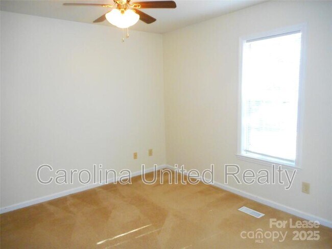Building Photo - 6622B Bevington Ridge Rd