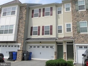Building Photo - 524 Jacobsen Drive