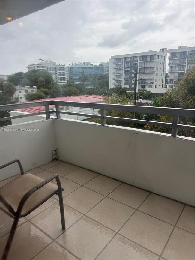 Building Photo - 1080 94th St