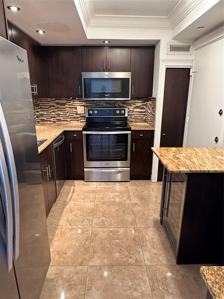 Building Photo - 1900 S Ocean Blvd