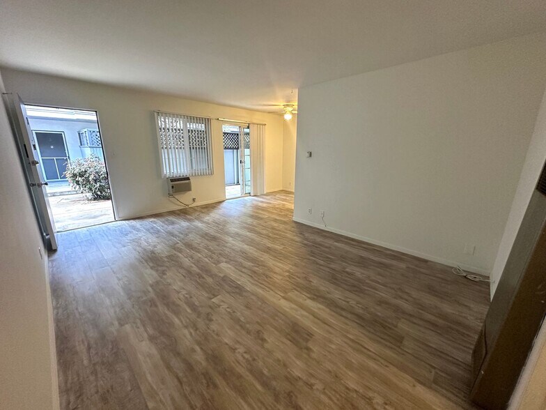 Building Photo - 12301-12307 Pacific Ave