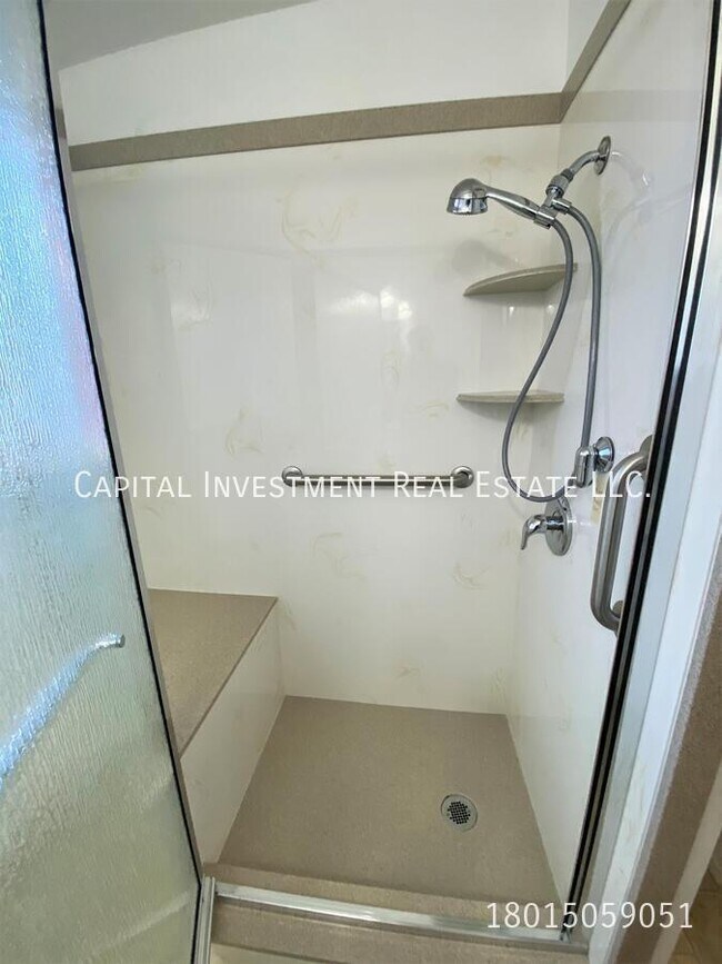 Building Photo - 1455 E 4230 S