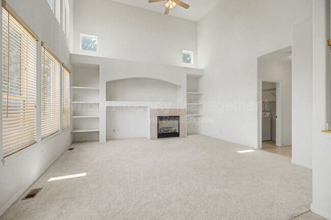 Building Photo - 11081 Independence Cir W