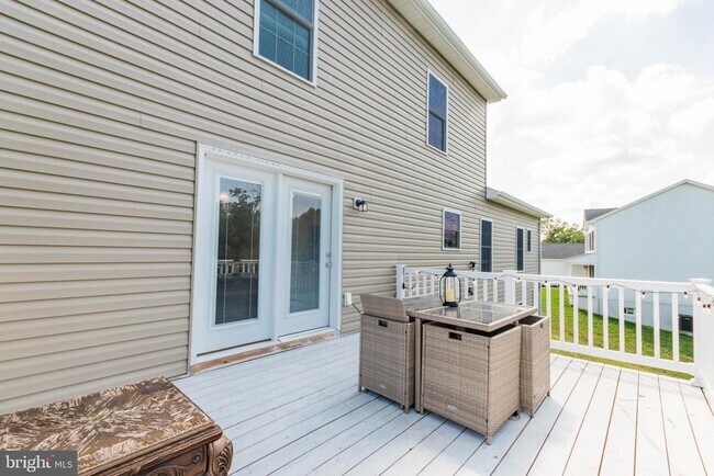 Building Photo - 342 Europa Way