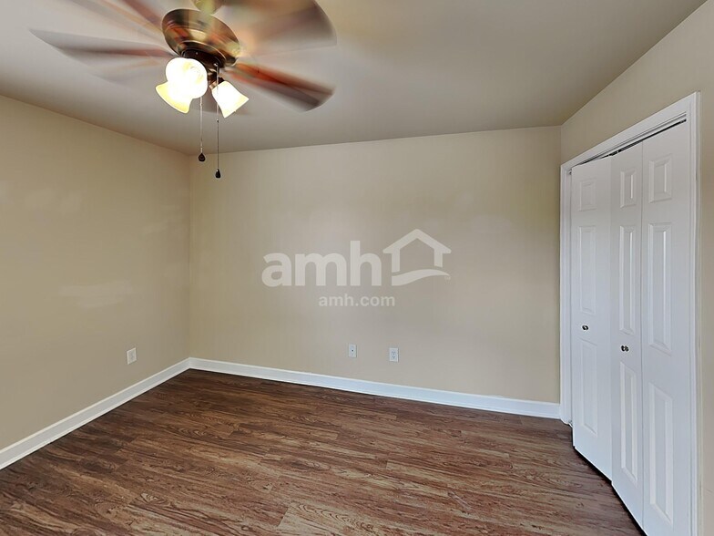 Building Photo - 3016 Sommette Dr