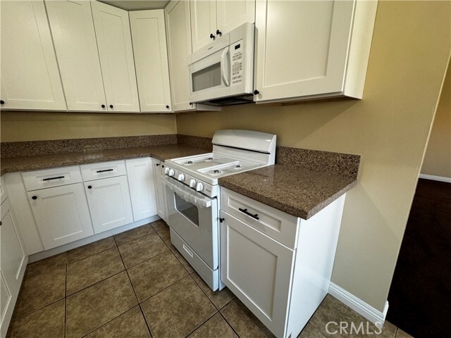 Building Photo - 4 Stage Coach Ln