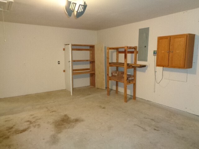 Building Photo - 30002 Saw Oaks Dr