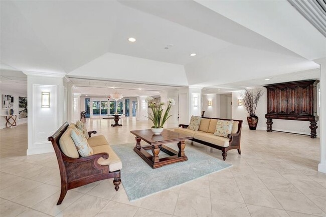 Building Photo - 3200 Port Royale Dr N