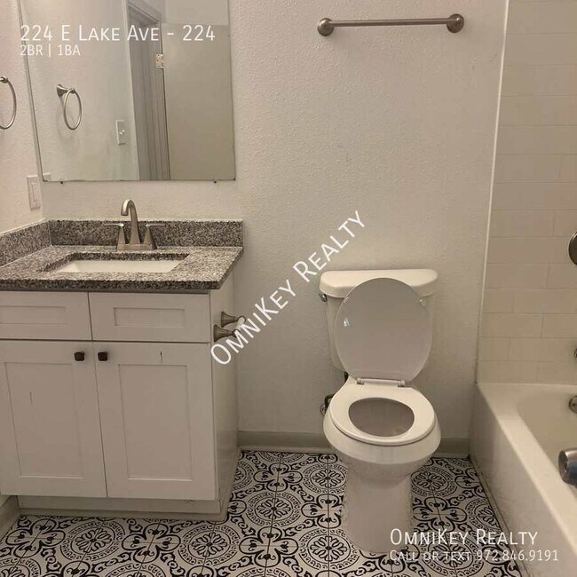 Building Photo - 224 E Lake Ave