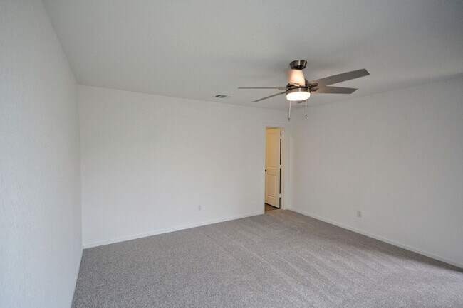 Building Photo - 1537 Hummock Steep