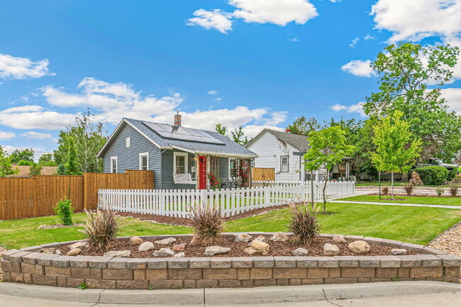 Building Photo - $2,595, 3-bed, 2-bath, located in Denver w...