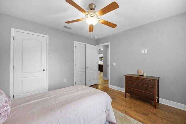 Building Photo - 4415 Mirada Way