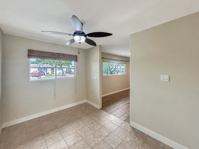 Building Photo - Beautiful 3B/2BA w/ Updated Kitchen and Pool in Clairemont!