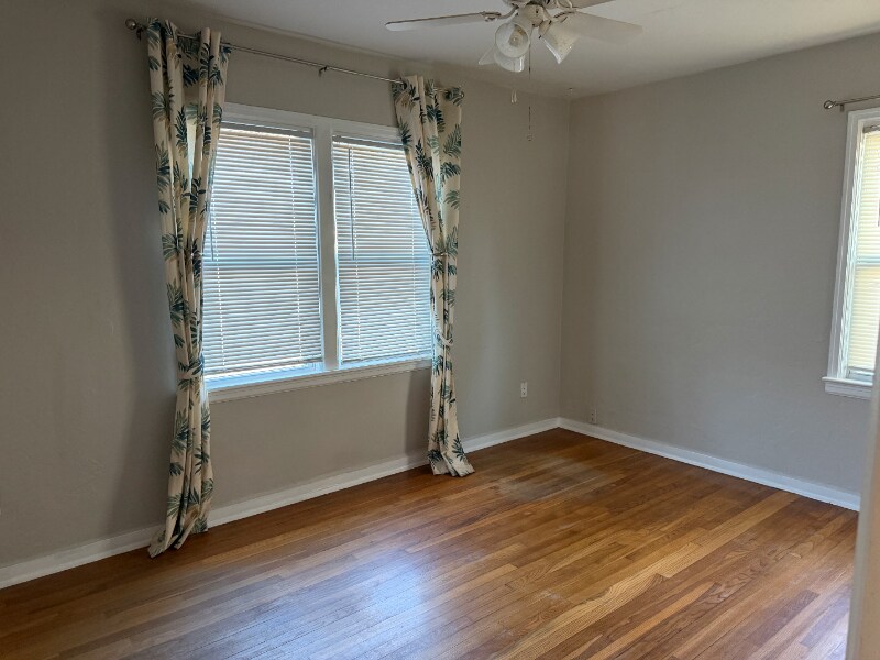 Building Photo - 1304 17th Ave N