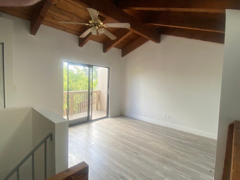 Building Photo - 8015 SW 21st Ct