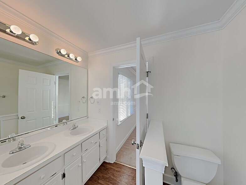 Building Photo - 4840 Forest Highland Dr