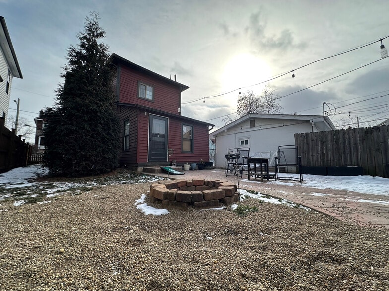 Building Photo - 1163 Say Ave