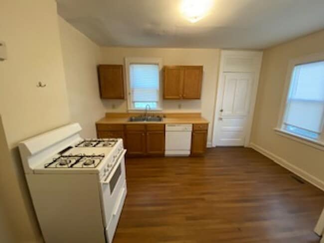 Building Photo - 2473-75 Adams Ave