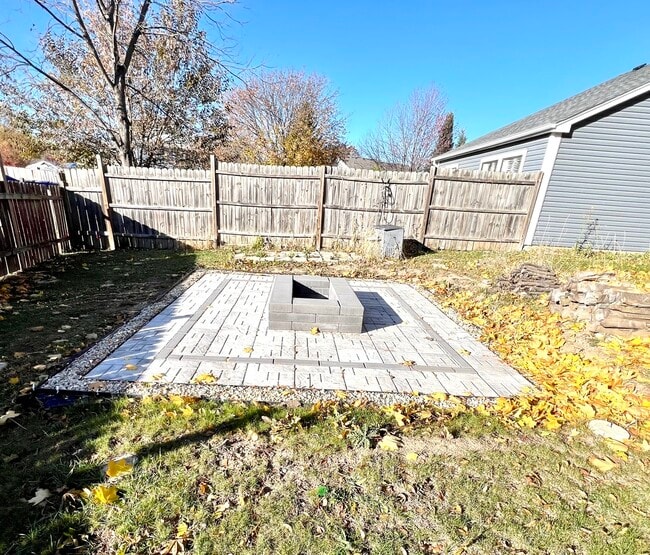 Building Photo - 1373 Cimarron Ct