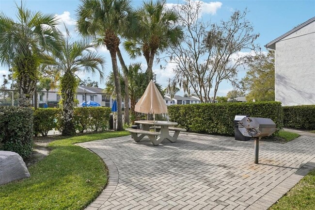 Building Photo - 1258 Pine Ridge Cir W