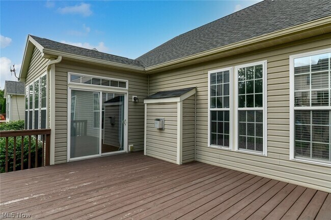 Building Photo - 200 Weatherstone Ct