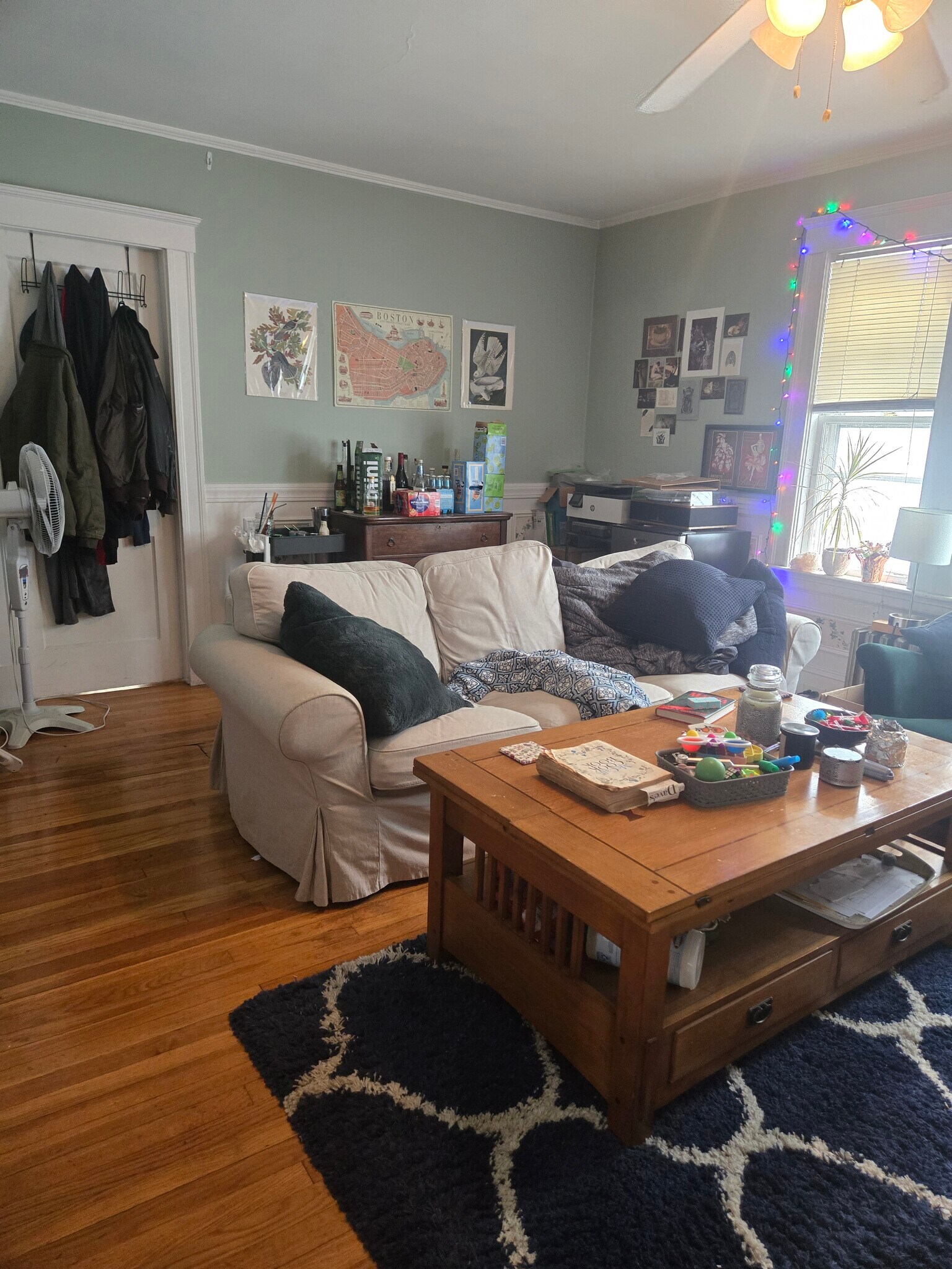 Building Photo - 24 Oak Square Ave