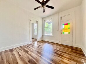 Building Photo - Available immediately. Charming 2 bedroom,...