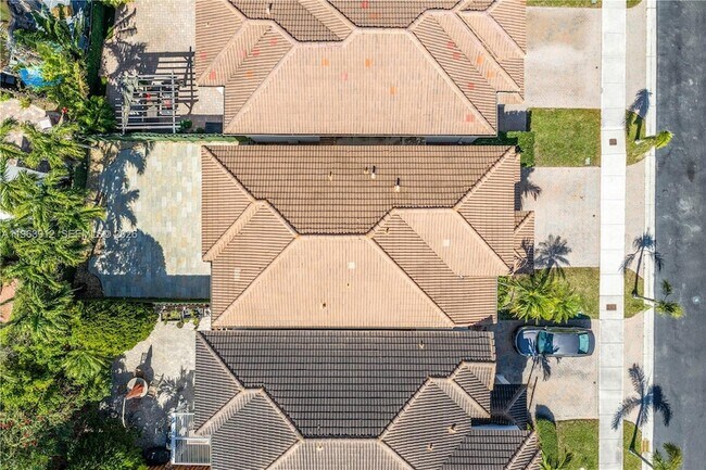 Building Photo - 7044 NW 115th Ct