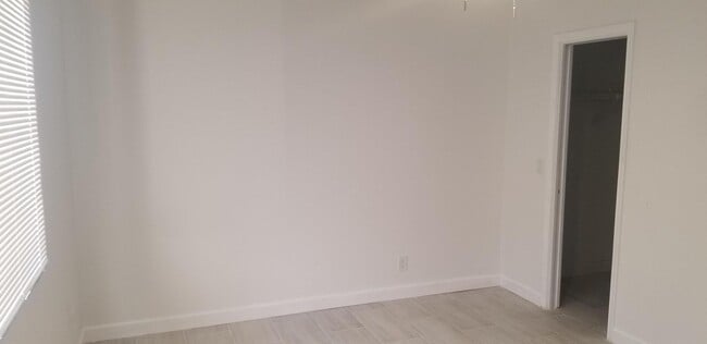 Building Photo - 139 Sparrow Dr