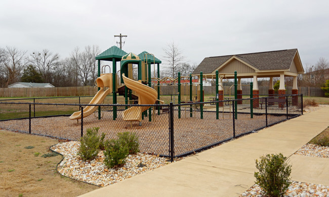 Building Photo - The Estates at Northampton